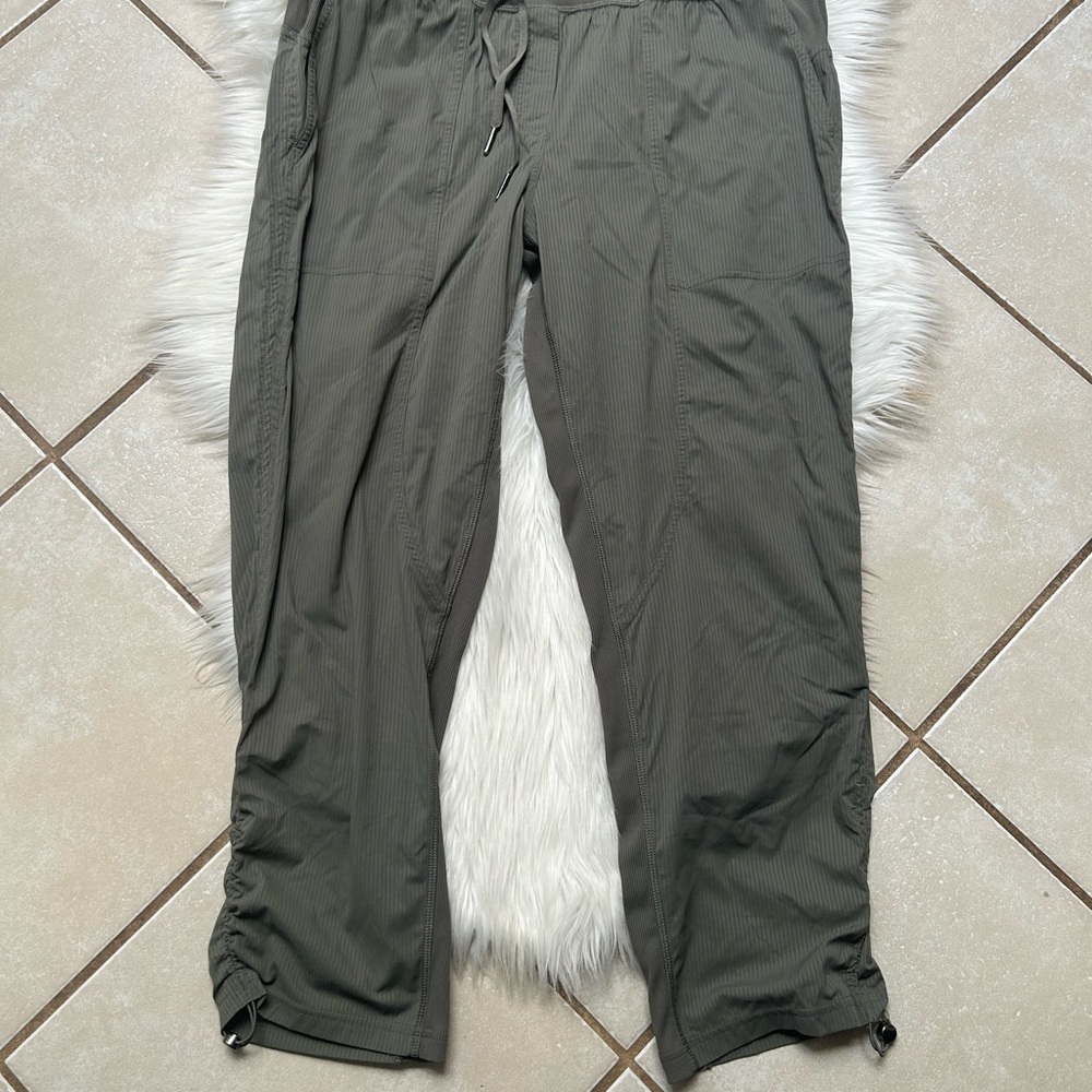 Lululemon Athletica Green Straight Leg Pants